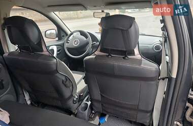 Хэтчбек Dacia Sandero 2012 в 