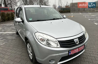 Хэтчбек Dacia Sandero 2008 в Виннице