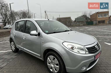 Хетчбек Dacia Sandero 2008 в Вінниці