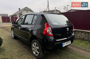 Хэтчбек Dacia Sandero 2009 в Ивано-Франковске