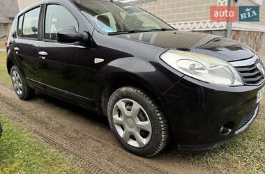 Хэтчбек Dacia Sandero 2009 в Ивано-Франковске