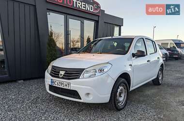 Хетчбек Dacia Sandero 2012 в Львові