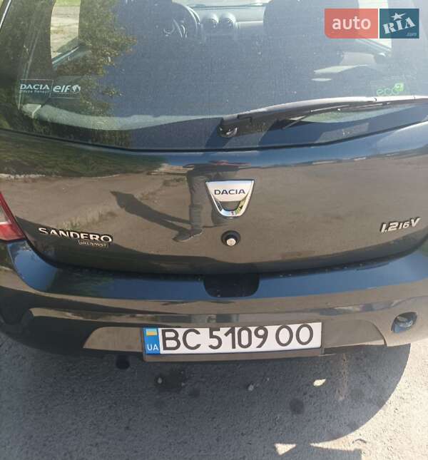 Хэтчбек Dacia Sandero 2009 в Львове