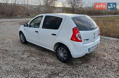 Хэтчбек Dacia Sandero 2009 в Браиловом