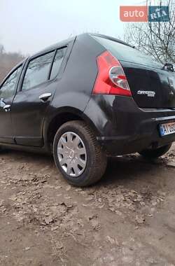 Хетчбек Dacia Sandero 2009 в Харкові