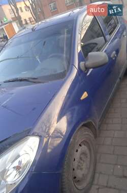 Хэтчбек Dacia Sandero 2009 в 