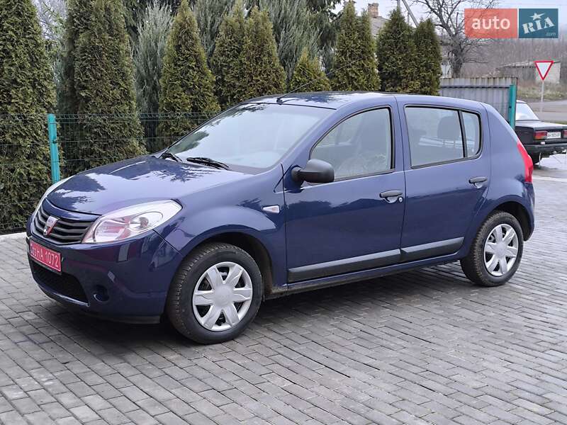 Хэтчбек Dacia Sandero 2009 в Доброполье