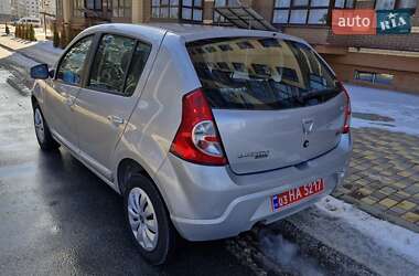 Хэтчбек Dacia Sandero 2009 в Чернигове