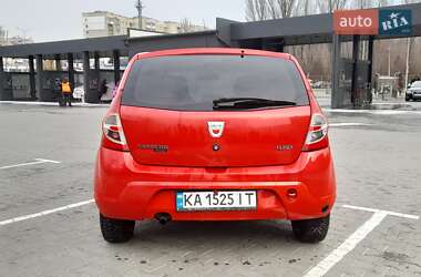 Хэтчбек Dacia Sandero 2009 в Виннице