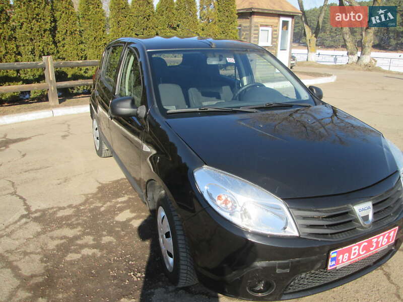 Хетчбек Dacia Sandero 2011 в Чернігові