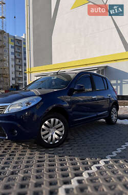 Хэтчбек Dacia Sandero 2009 в Полтаве