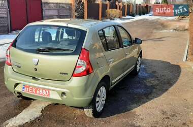 Хэтчбек Dacia Sandero 2009 в Чернигове