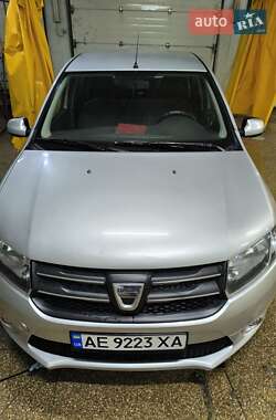 Хэтчбек Dacia Sandero 2014 в 