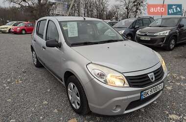 Хэтчбек Dacia Sandero 2011 в Ровно