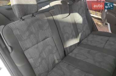 Хэтчбек Dacia Sandero 2010 в 