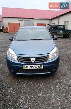 Хетчбек Dacia Sandero 2008 в Мукачевому