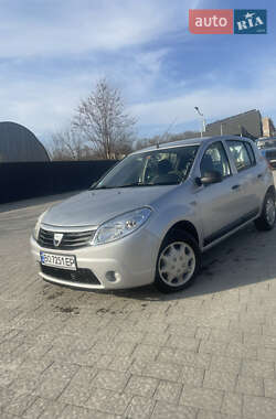 Хетчбек Dacia Sandero 2008 в Тернополі