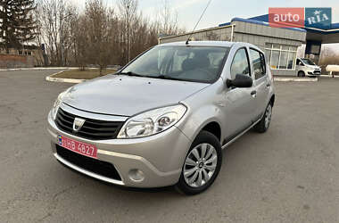 Хэтчбек Dacia Sandero 2011 в Ровно