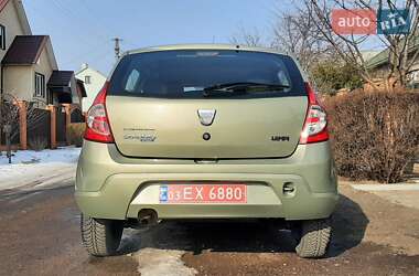 Хетчбек Dacia Sandero 2009 в Чернігові