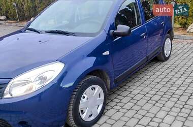 Хетчбек Dacia Sandero 2009 в Хмельницькому