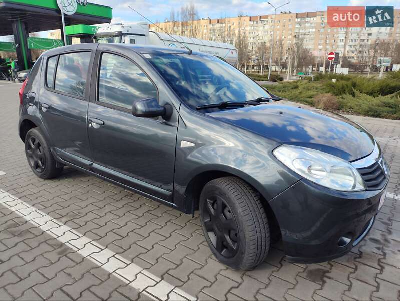 Хэтчбек Dacia Sandero 2012 в Черкассах