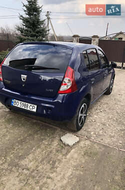 Хэтчбек Dacia Sandero 2009 в 