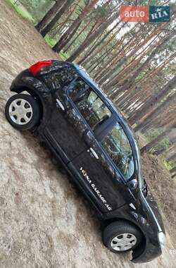 Хэтчбек Dacia Sandero 2011 в 