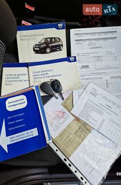 Хэтчбек Dacia Sandero 2011 в 