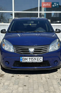 Хэтчбек Dacia Sandero 2009 в 