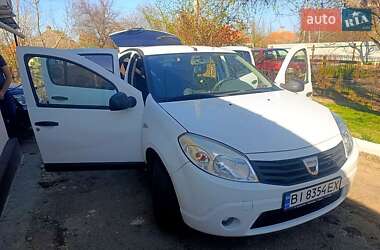 Хэтчбек Dacia Sandero 2009 в 