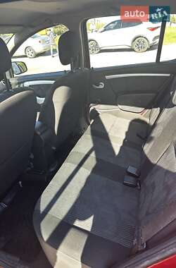 Хэтчбек Dacia Sandero 2009 в 