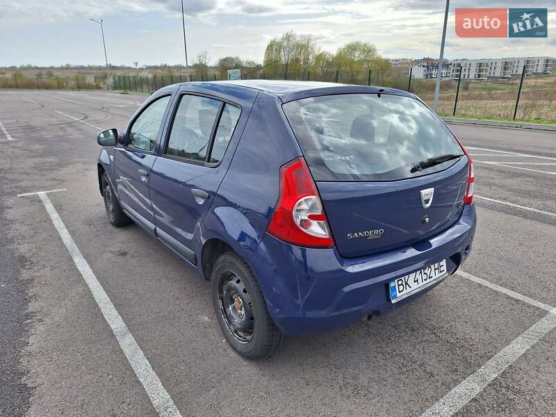 Хетчбек Dacia Sandero 2009 в Рівному