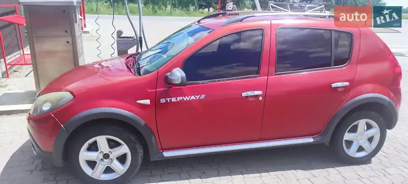 Хетчбек Dacia Sandero 2011 в 