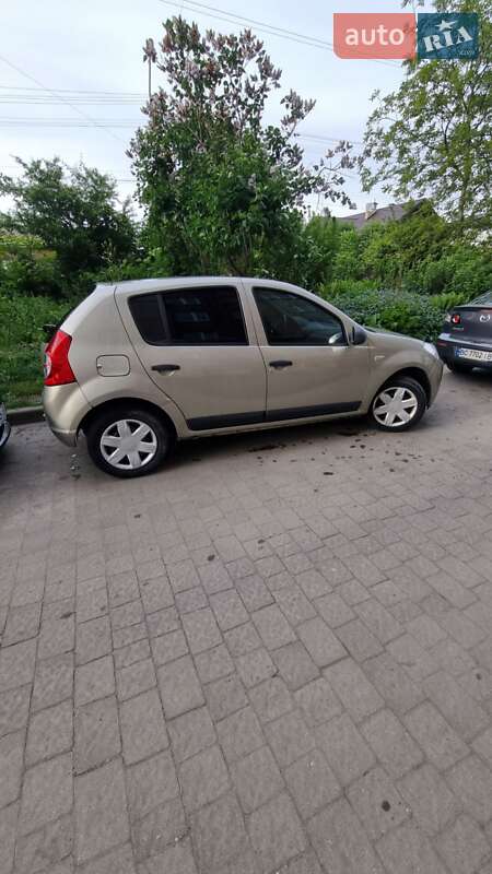 Хетчбек Dacia Sandero 2010 в Львові