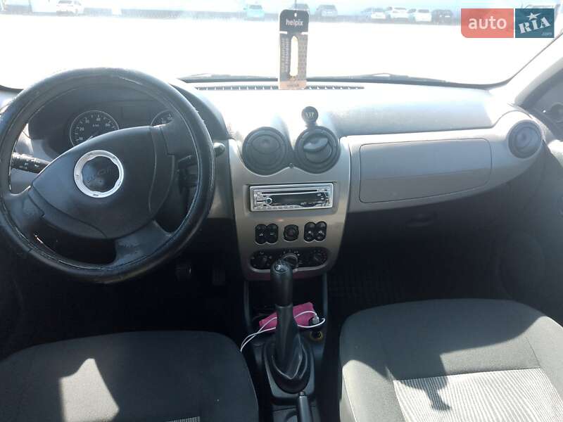 Хэтчбек Dacia Sandero 2009 в Остроге фото 8 Хэтчбек Dacia Sandero 2009 в Остроге