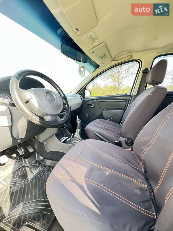 Хетчбек Dacia Sandero 2009 в Кропивницькому