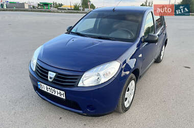 Хетчбек Dacia Sandero 2009 в Полтаві