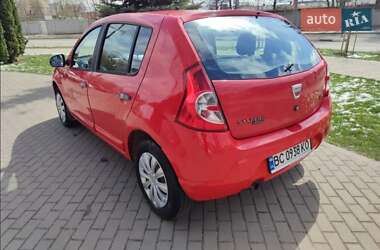 Хэтчбек Dacia Sandero 2009 в 