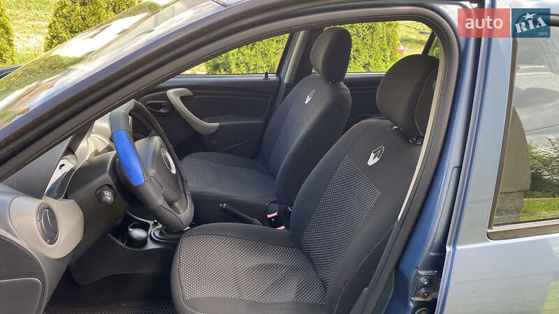 Хэтчбек Dacia Sandero 2008 в Берегово