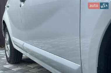 Хэтчбек Dacia Sandero 2009 в 