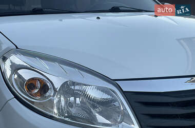 Хэтчбек Dacia Sandero 2009 в 