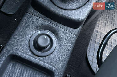 Хэтчбек Dacia Sandero 2009 в 