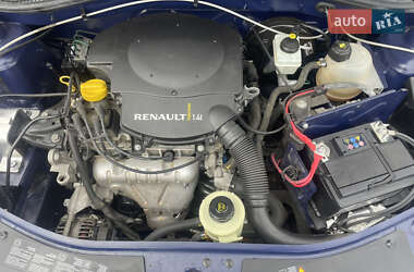 Хэтчбек Dacia Sandero 2009 в 