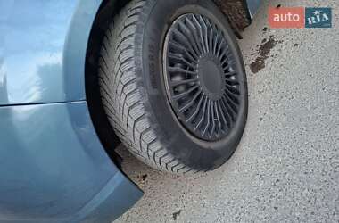 Хэтчбек Dacia Sandero 2009 в 