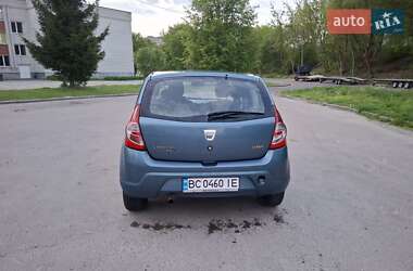 Хэтчбек Dacia Sandero 2009 в 