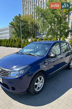 Хетчбек Dacia Sandero 2009 в Дніпрі