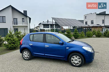 Хетчбек Dacia Sandero 2009 в Тернополі