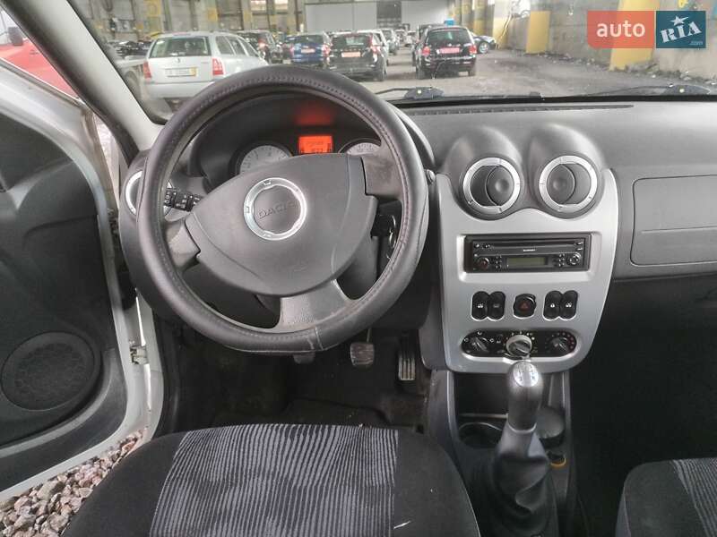 Хэтчбек Dacia Sandero 2008 в Луцке фото 10 Хэтчбек Dacia Sandero 2008 в Луцке