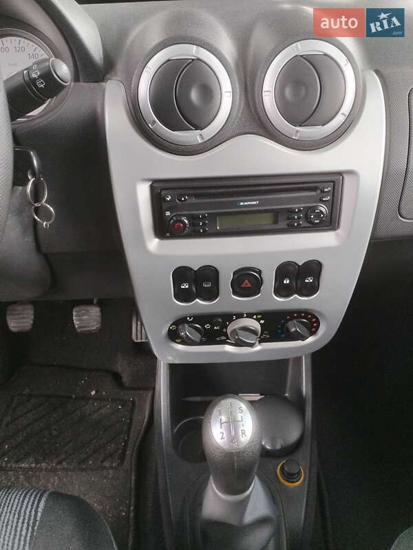Хэтчбек Dacia Sandero 2008 в Луцке фото 11 Хэтчбек Dacia Sandero 2008 в Луцке