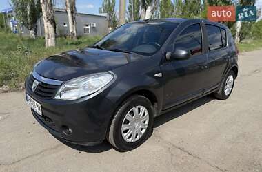 Хетчбек Dacia Sandero 2009 в Миколаєві